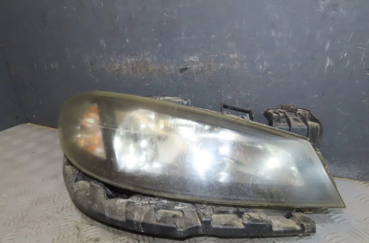 Phare droit Renault LAGUNA II (BG0-1_) 1.9 dci (bg08, bg0g) (2001-2007) occasion