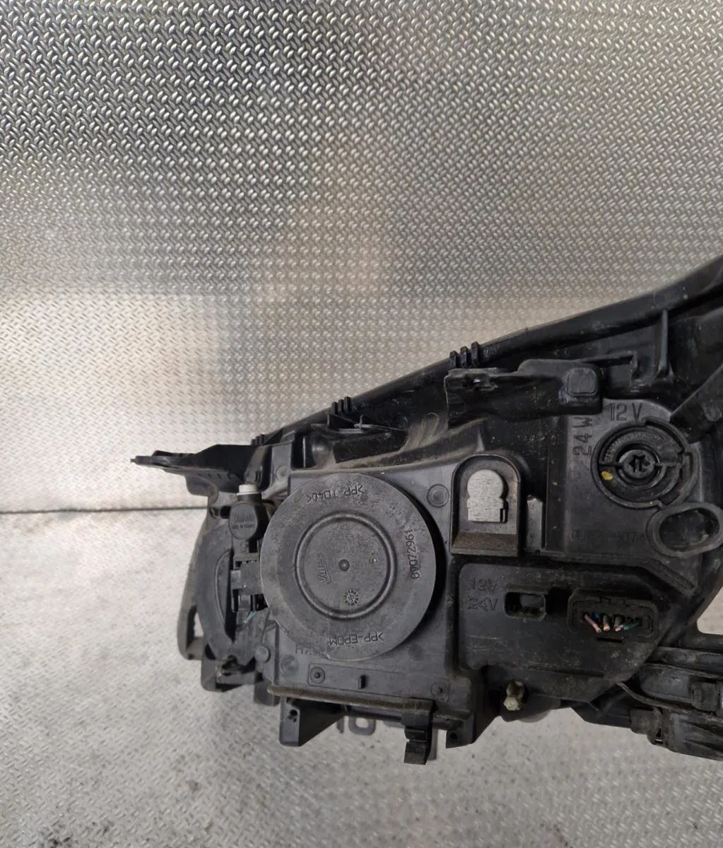 Phare droit Renault LAGUNA III (BT0-1) 1.5 dci (bt00, bt0a, bt0t, bt1j) (2007-2015) 5 portes occasion