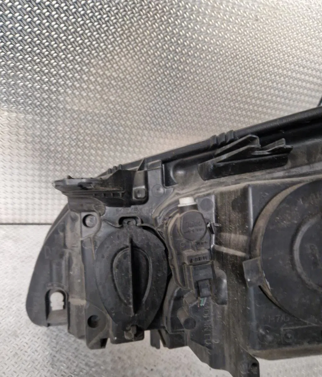 Phare droit Renault LAGUNA III (BT0-1) 1.5 dci (bt00, bt0a, bt0t, bt1j) (2007-2015) 5 portes occasion