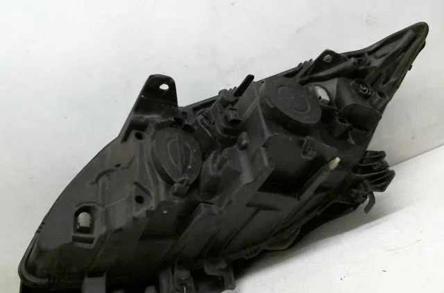 Phare droit Renault LAGUNA III (BT0-1) 1.5 dci (bt00, bt0a, bt0t, bt1j) (2007-2015) 5 portes occasion