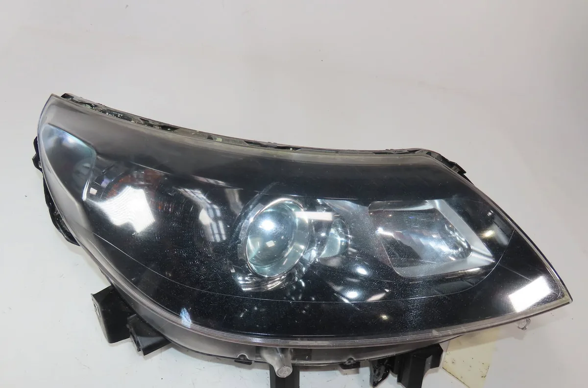 Phare droit Renault LATITUDE (L70_) 2.0 dci 150 (l70h) (2011) occasion