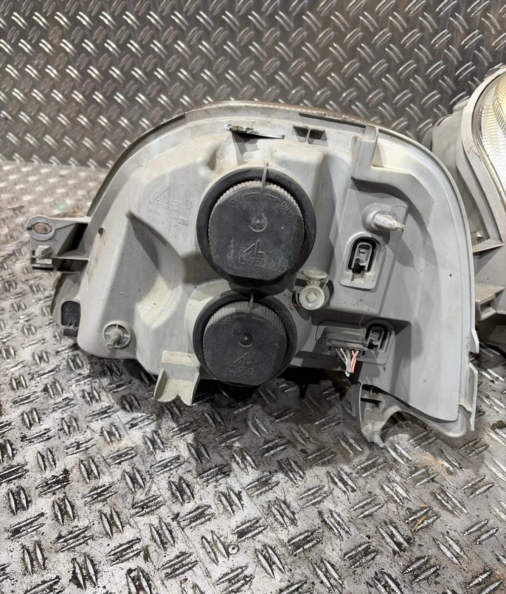 Phare droit RENAULT MASTER 2 PHASE 3 occasion