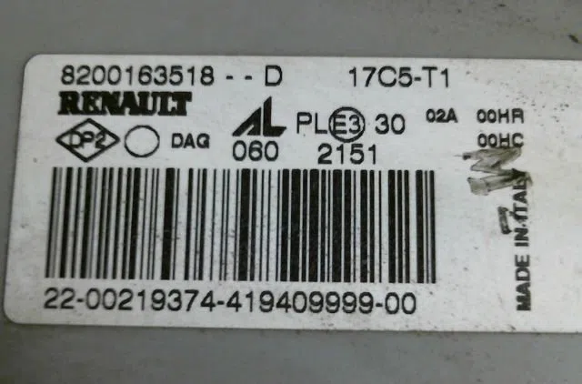 Phare droit Renault MASTER II Camion plate-forme-Châssis (ED-HD-UD) 2.5 dci 100 (ed4v, ed8v) (2003) occasion