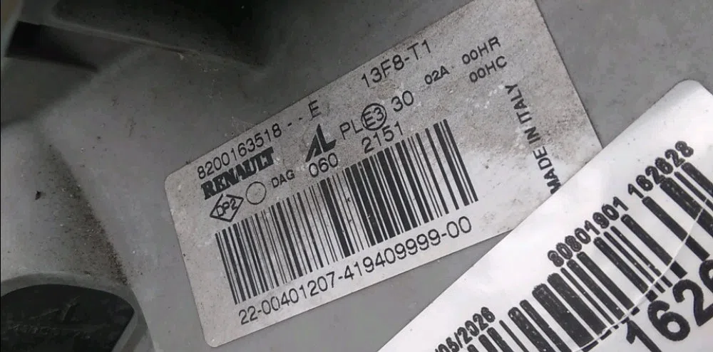 Phare droit Renault MASTER II Camionnette (FD) 2.5 dci (2006-2010) occasion
