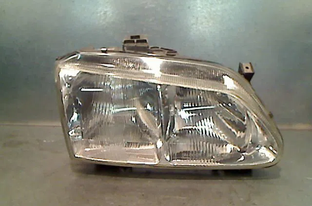 Phare droit RENAULT MEGANE 1999 occasion