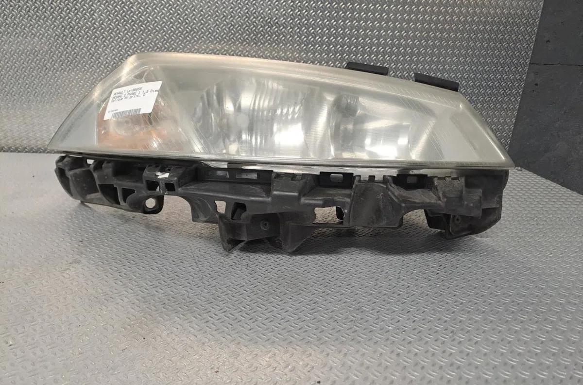 Phare droit RENAULT MEGANE 2  MEGANE 2 PHASE 1 occasion