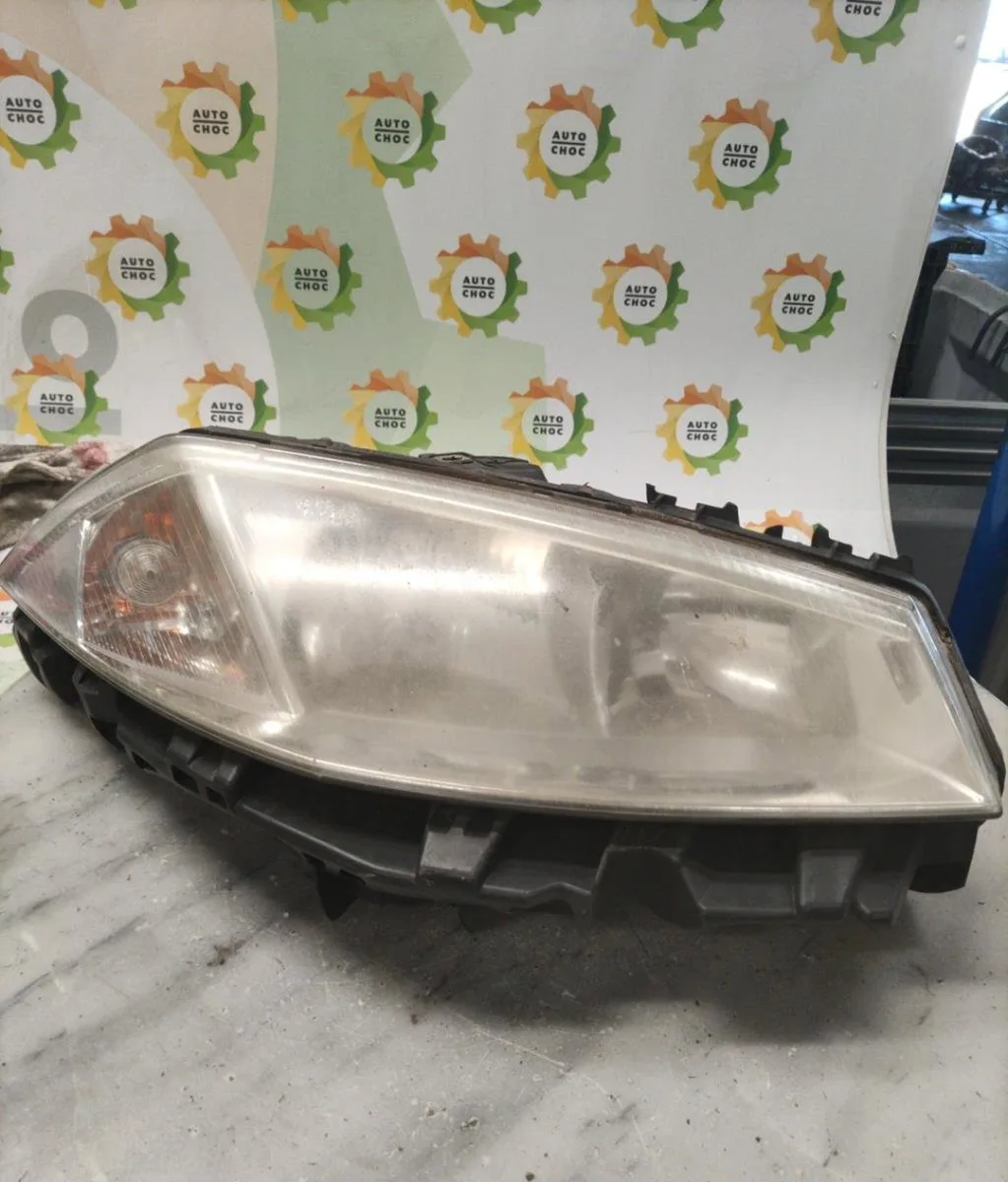 Phare droit RENAULT MEGANE 2 PHASE 1 CABRIOLET occasion
