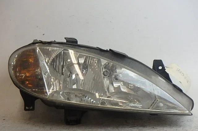 Phare droit RENAULT MEGANE 2000 occasion