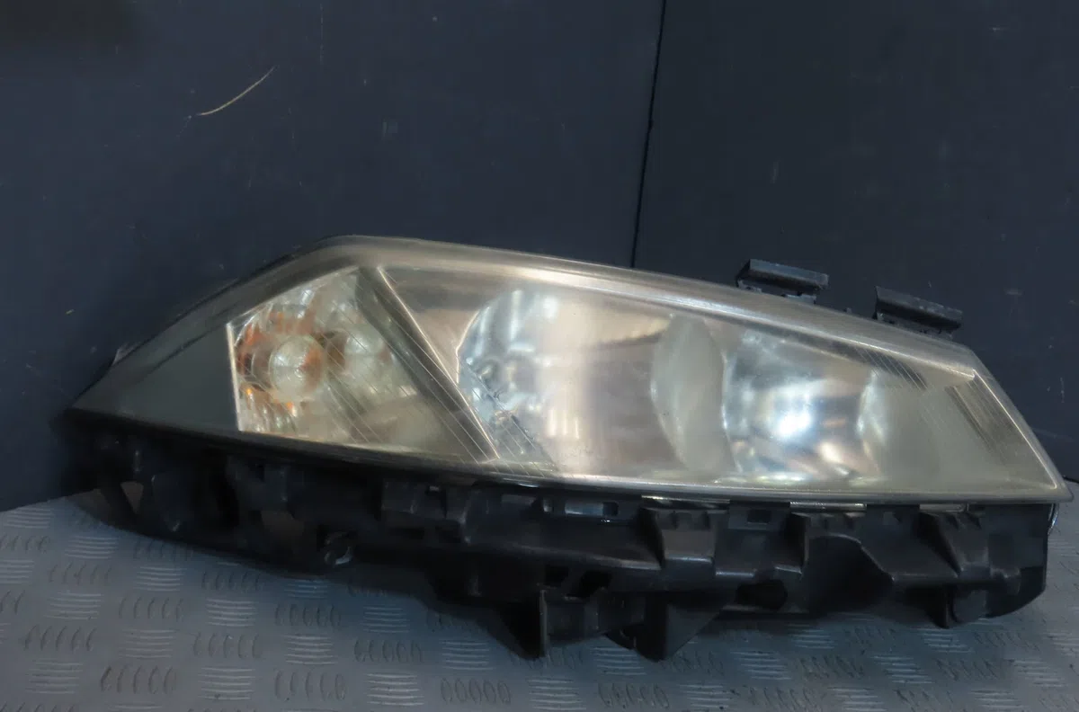 Phare droit RENAULT MEGANE 2004 occasion