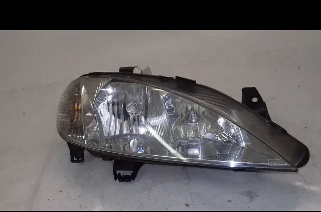 Phare droit Renault MEGANE I (BA0-1_) 1.6 16v (ba04, ba0b, ba11, ba1j, ba16, ba19, ba1k, ba1v,... (1999-2002) occasion