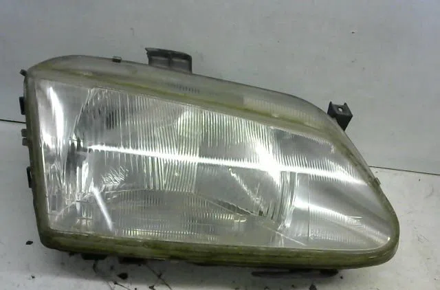 Phare droit Renault MEGANE I (BA0-1_) 1.6 e (ba0f, ba0s) (1996-1999) occasion