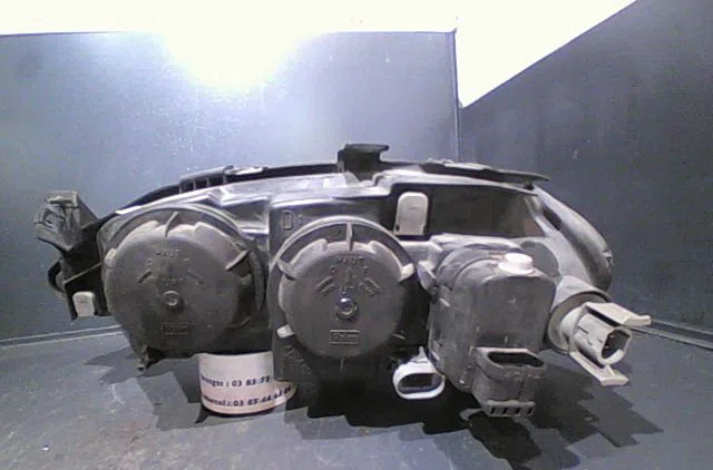 Phare droit Renault MEGANE I (BA0-1_) 1.9 dci (ba05, ba1f) (2001-2003) occasion