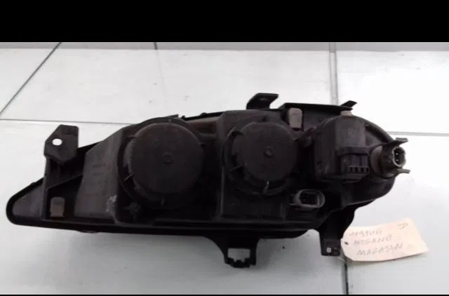 Phare droit Renault MEGANE I Coupé (DA0-1_) 1.9 dci (da05, da1f) (2001-2003) occasion