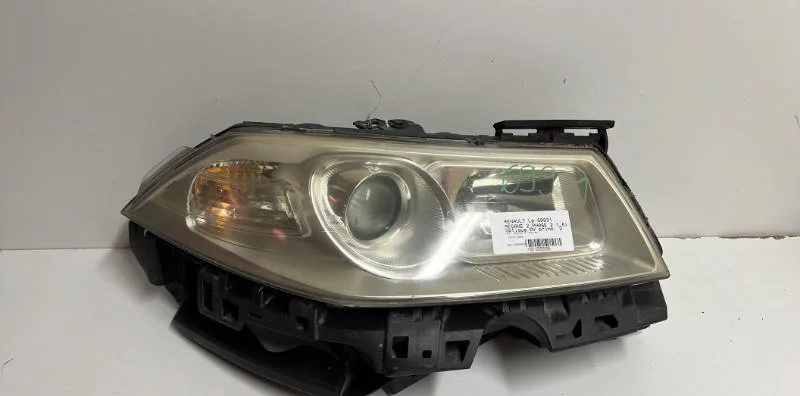 Phare droit Renault MEGANE II (BM0-1_, CM0-1_) 1.6 16v (2006-2008) occasion