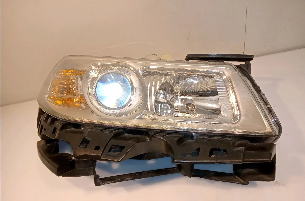 Phare droit Renault MEGANE II (BM0-1_, CM0-1_) 1.9 dci (2005-2009) occasion