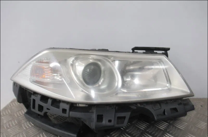 Phare droit Renault MEGANE II Break (KM0-1_) 1.5 dci (km16, km1e) (2005-2008) occasion