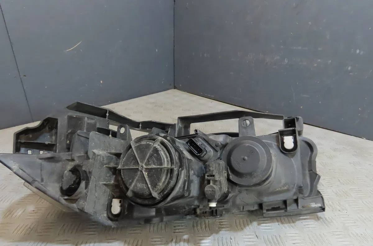 Phare droit Renault MEGANE II Break (KM0-1_) 1.5 dci (km1f) (2005-2009) occasion