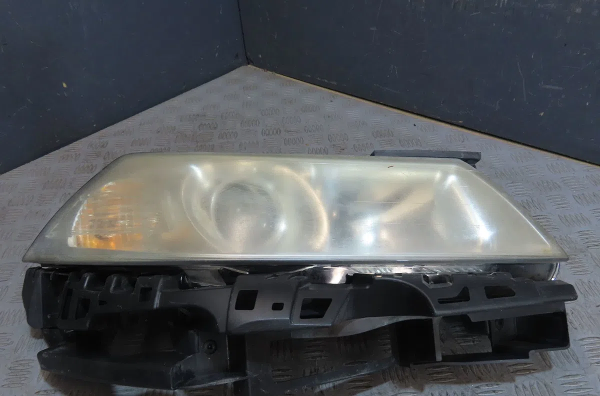 Phare droit Renault MEGANE II Break (KM0-1_) 1.5 dci (km1f) (2005-2009) occasion