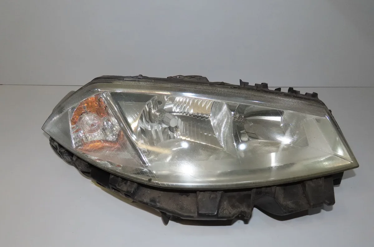 Phare droit Renault MEGANE II Break (KM0-1_) 1.9 dci (kmrg, km1g, km0g, km2c) (2003-2009) occasion