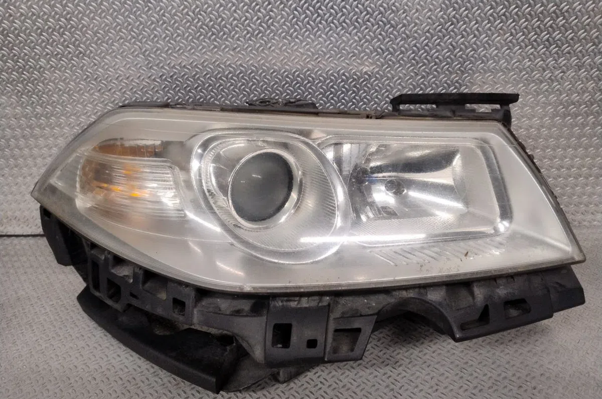 Phare droit Renault MEGANE II Coupé-Cabriolet (EM0-1_) 1.5 dci (em1e) (2006-2009) 2 portes occasion