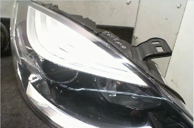 Phare droit Renault MEGANE III 3-5 portes (BZ0-1_, B3_) 1.2 tce (bz16, bz28) (2013) occasion