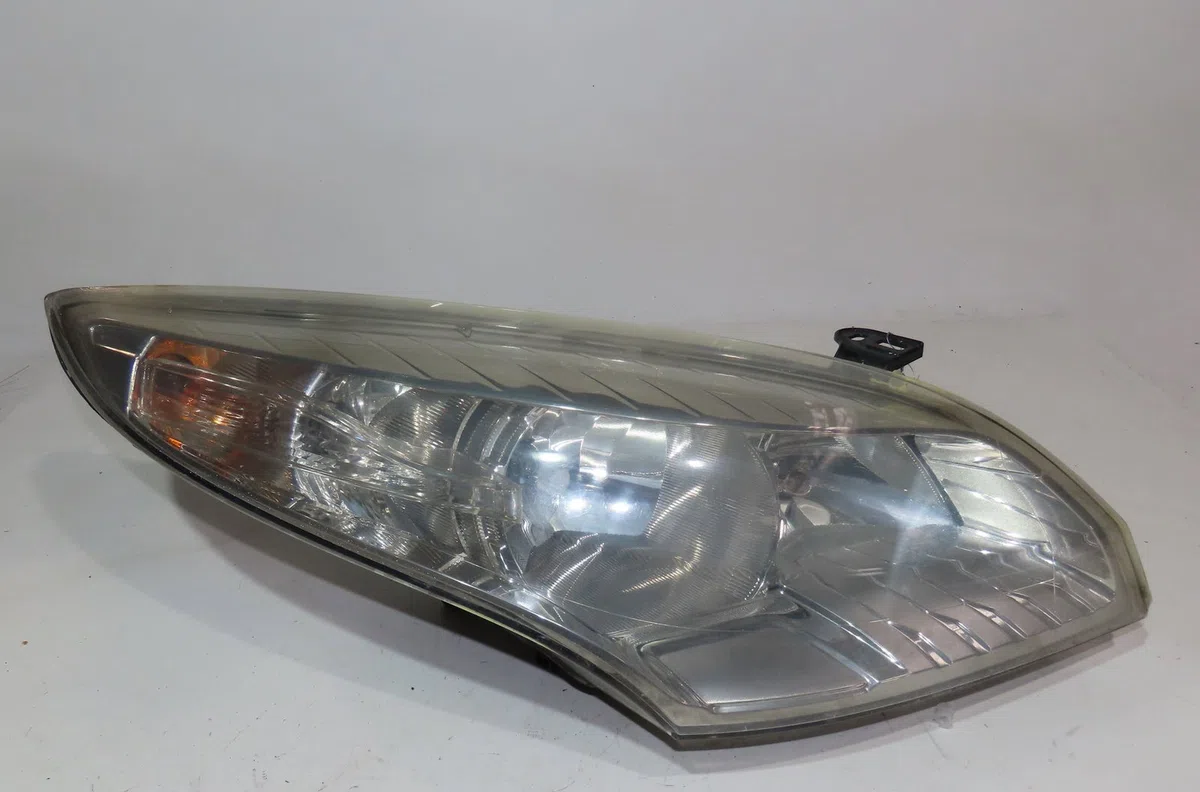 Phare droit Renault MEGANE III 3-5 portes (BZ0-1_, B3_) 1.5 dci (2009) 5 portes occasion