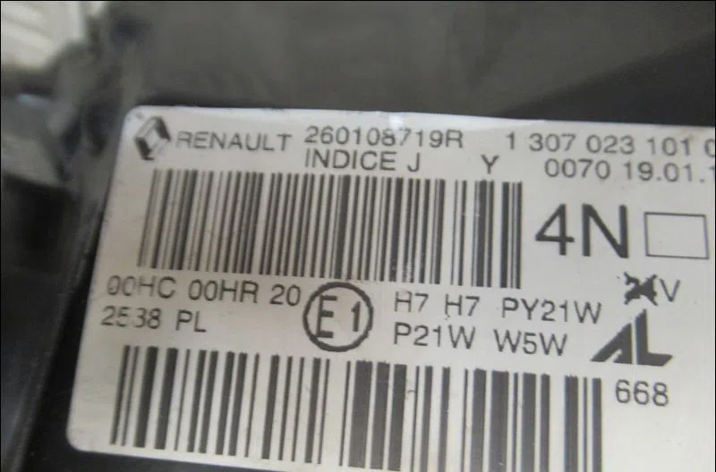 Phare droit Renault MEGANE III 3-5 portes (BZ0-1_, B3_) 1.5 dci (2009) 5 portes occasion