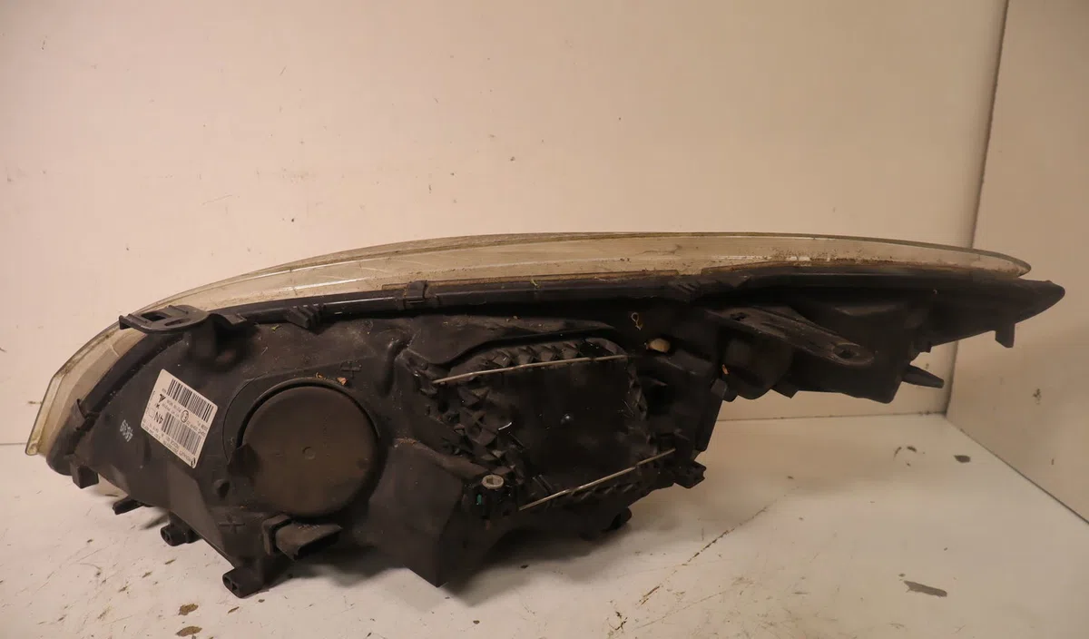 Phare droit Renault MEGANE III 3-5 portes (BZ0-1_, B3_) 1.5 dci (2009) occasion