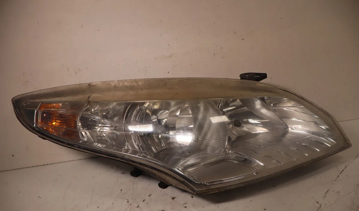 Phare droit Renault MEGANE III 3-5 portes (BZ0-1_, B3_) 1.5 dci (2009) occasion