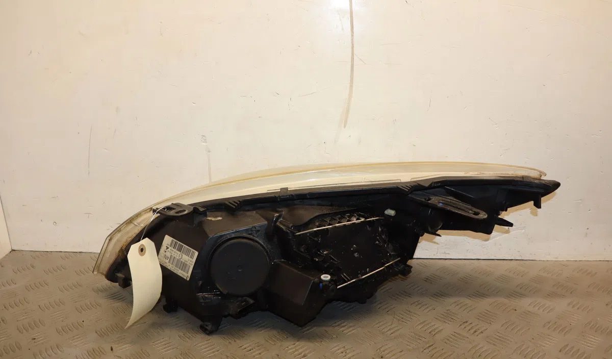 Phare droit Renault MEGANE III 3-5 portes (BZ0-1_, B3_) 1.5 dci (bz09, bz0d, bz1w, bz29, bz14) (2009) 5 portes occasion