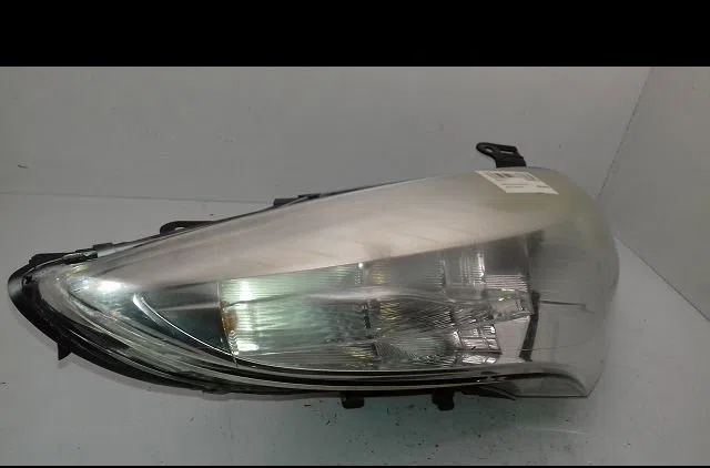 Phare droit Renault MEGANE III 3-5 portes (BZ0-1_, B3_) 2.0 dci (bz0y) (2010) occasion