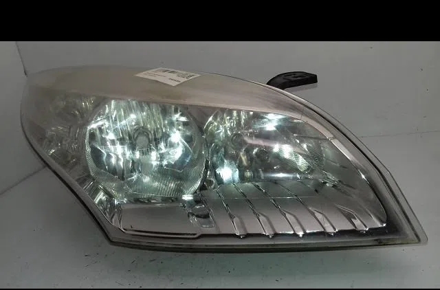 Phare droit Renault MEGANE III 3-5 portes (BZ0-1_, B3_) 2.0 dci (bz0y) (2010) occasion