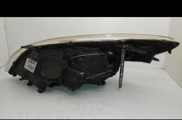 Phare droit Renault MEGANE III 3-5 portes (BZ0-1_, B3_) 2.0 dci (bz0y) (2010) occasion