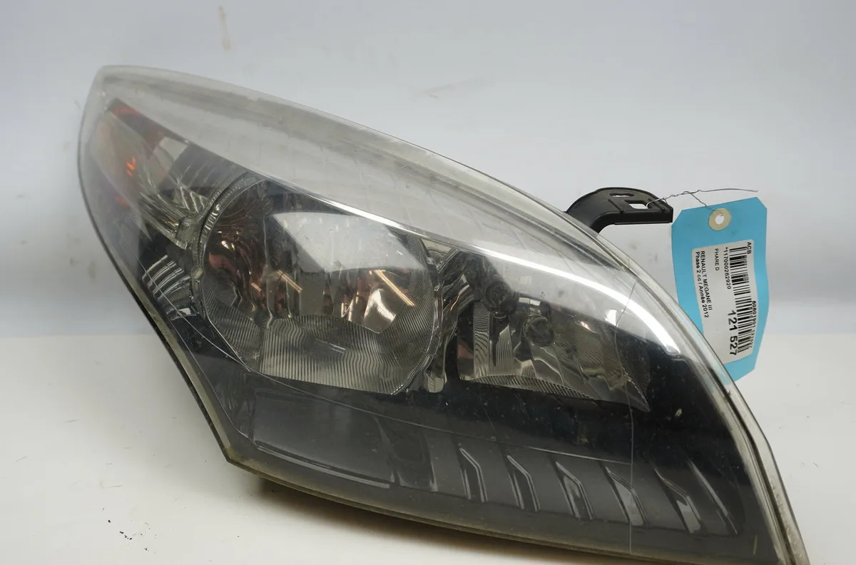 Phare droit Renault MEGANE III Coupé (DZ0-1_) 1.5 dci (dz09, dz0d, dz1f, dz1g, dz14, dz29) (2009-2015) 3 portes occasion