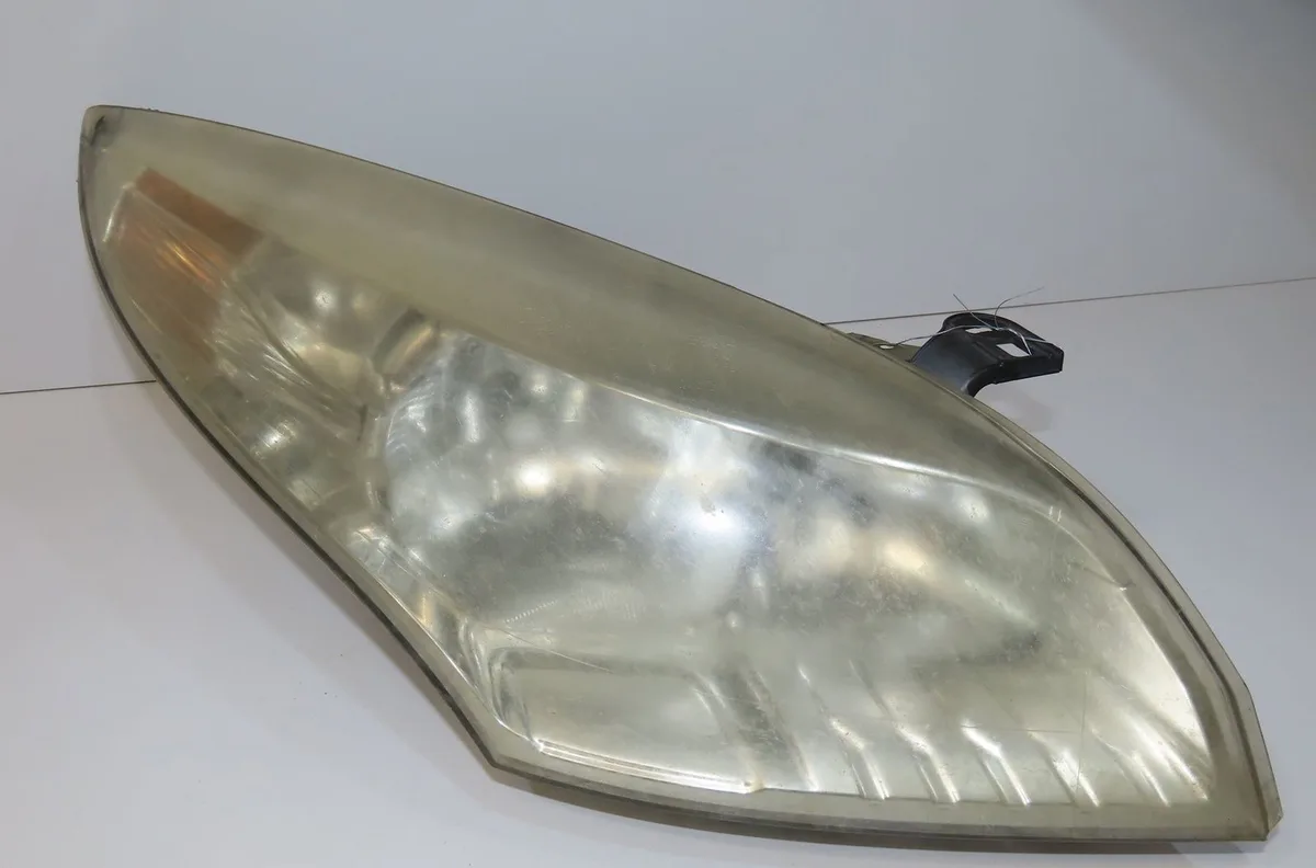Phare droit Renault MEGANE III Grandtour (KZ0-1) 1.5 dci (kz09, kz0d, kz1g, kz29, kz14, kz1w, kz10, kz1f,... (2009) 5 po