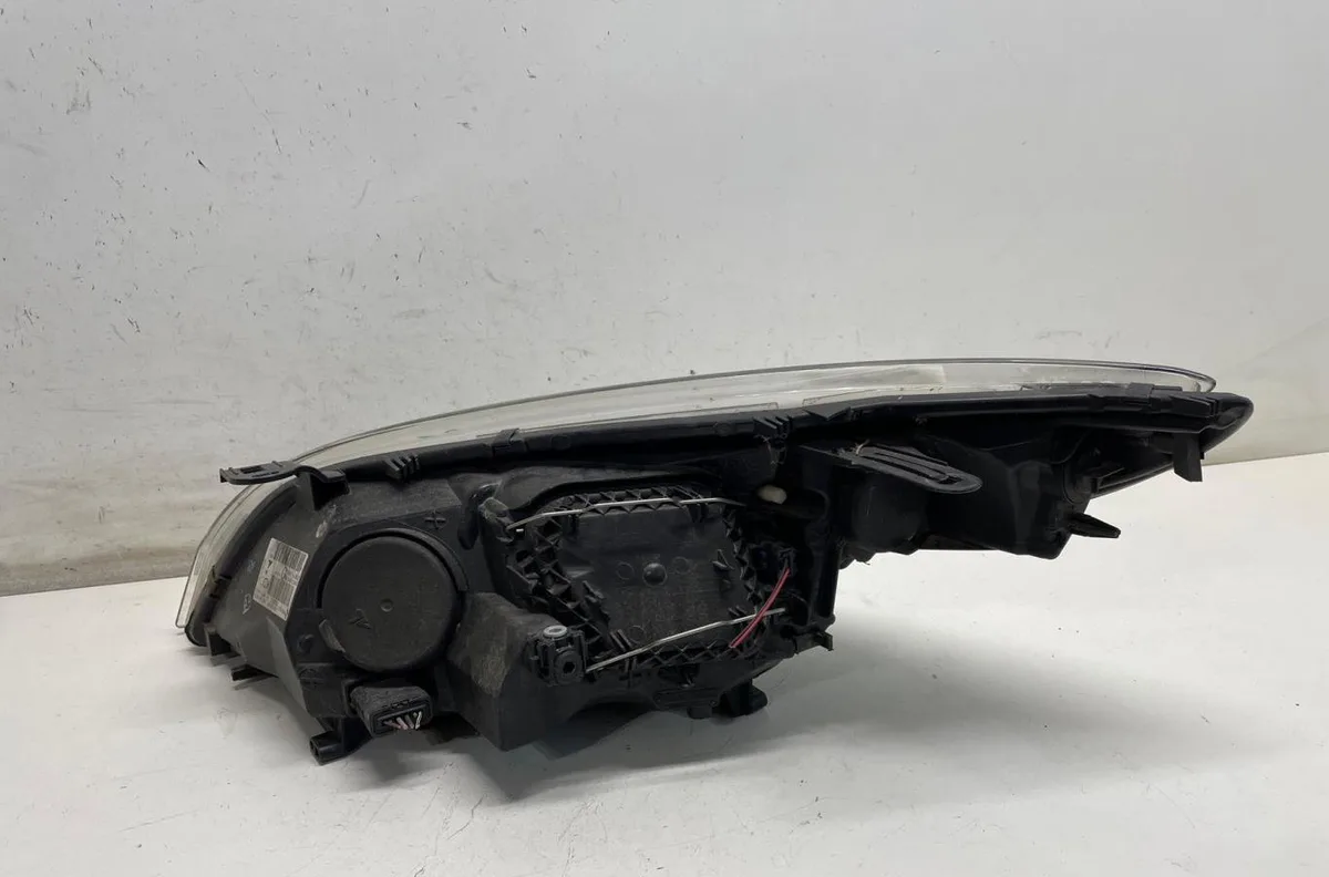 Phare droit Renault MEGANE III Grandtour (KZ0-1) 1.5 dci (kz09, kz0d, kz1g, kz29, kz14, kz1w, kz10, kz1f,... (2009) 5 po