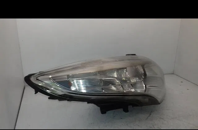 Phare droit Renault MEGANE III Grandtour (KZ0-1) 1.5 dci (kz1m, kz1w, kz0r) (2009) occasion