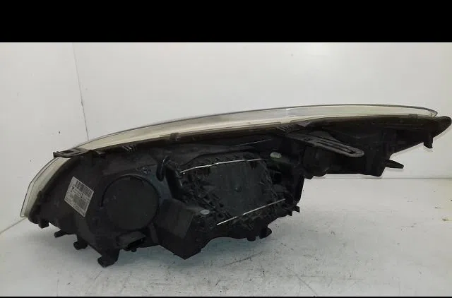 Phare droit Renault MEGANE III Grandtour (KZ0-1) 1.5 dci (kz1m, kz1w, kz0r) (2009) occasion
