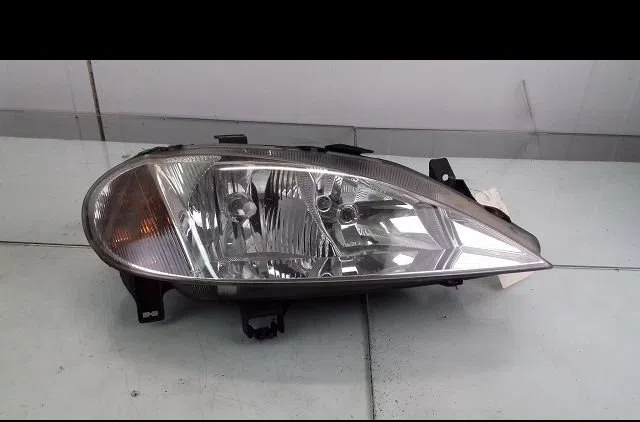 Phare droit RENAULT MEGANE occasion