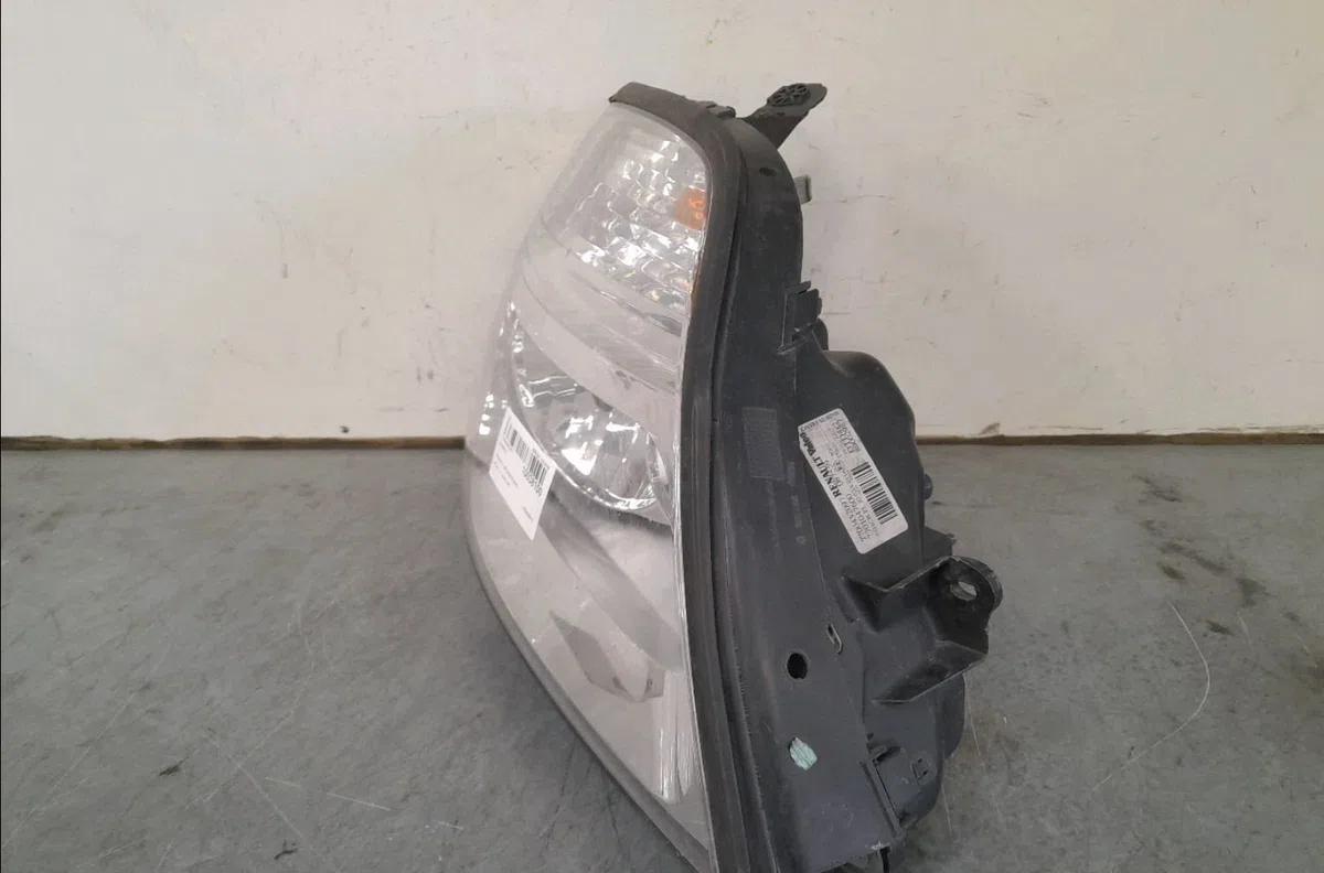 Phare droit RENAULT MEGANE SCENIC I  1.9 DCI occasion