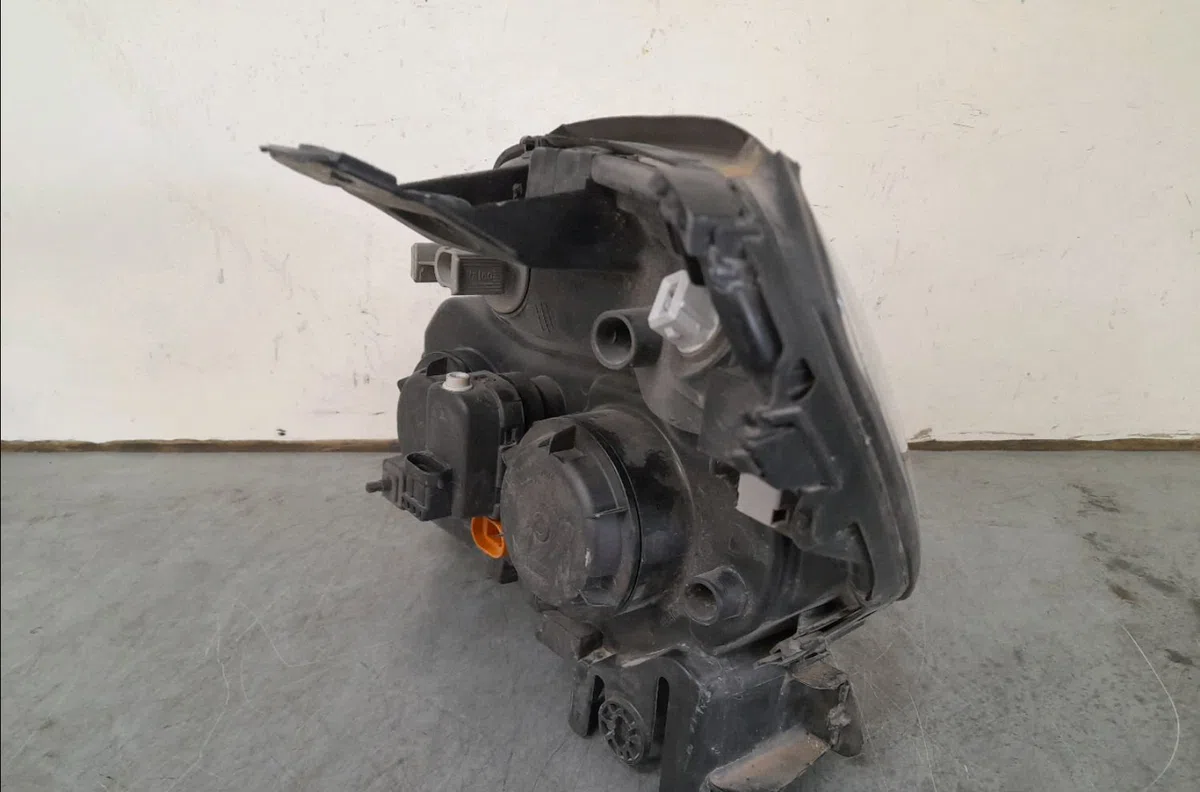Phare droit RENAULT MEGANE SCENIC I  1.9 DCI occasion