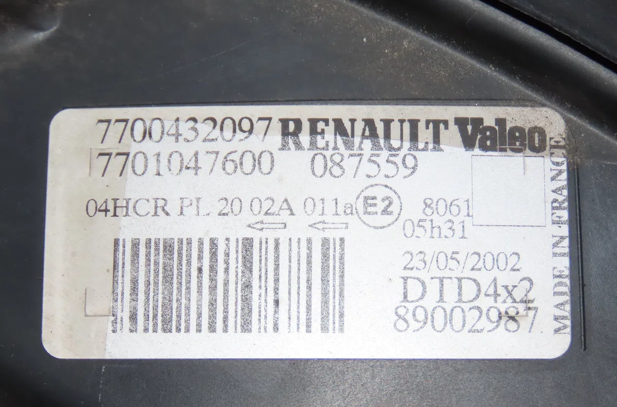 Phare droit Renault MEGANE Scenic (JA0-1_) 1.6 16v (ja0b, ja04, ja11, ja00) (1998-1999) occasion