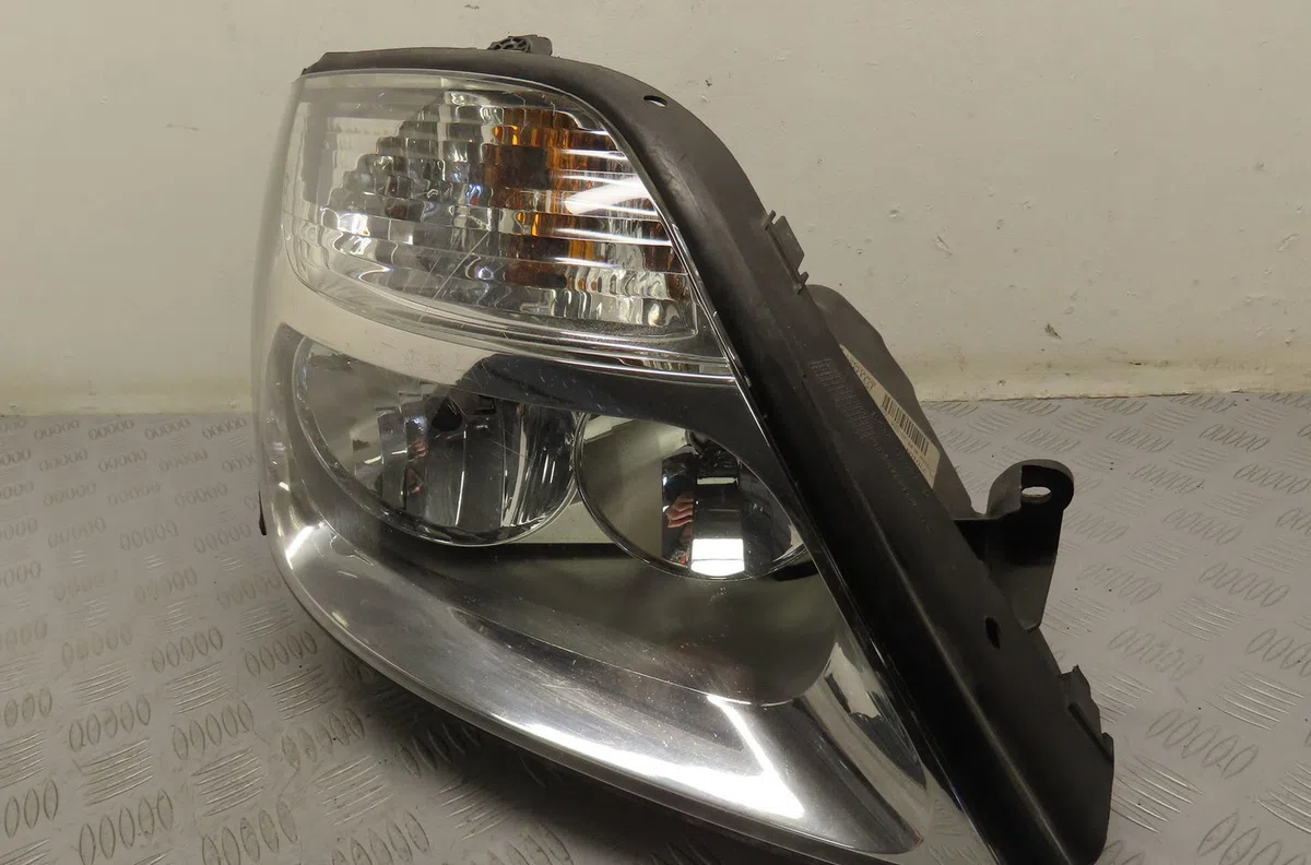 Phare droit Renault MEGANE Scenic (JA0-1_) 1.6 16v (ja0b, ja04, ja11, ja00) (1998-1999) occasion