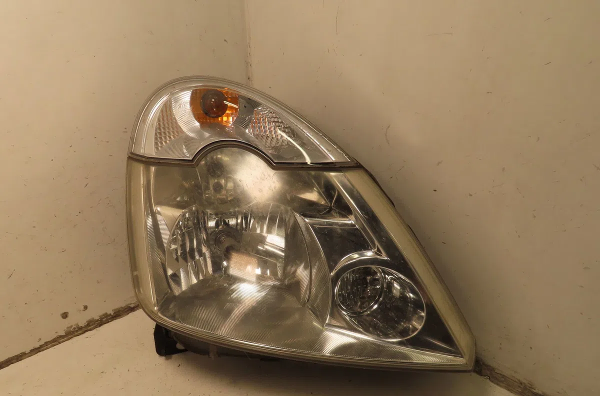 Phare droit Renault MODUS - GRAND MODUS (F-JP0_) 1.2 (jp0c, jp0k, fp0c, fp0k, fp0p, jp0p, jp0t) (2004) 5 portes occasion