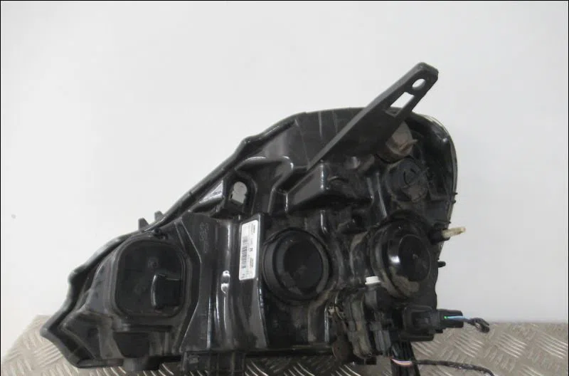 Phare droit Renault MODUS - GRAND MODUS (F-JP0_) 1.2 (jp0c, jp0k, fp0c, fp0k, fp0p, jp0p, jp0t) (2004) 5 portes occasion