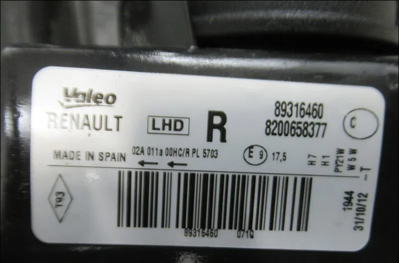 Phare droit Renault MODUS - GRAND MODUS (F-JP0_) 1.2 (jp0c, jp0k, fp0c, fp0k, fp0p, jp0p, jp0t) (2004) 5 portes occasion