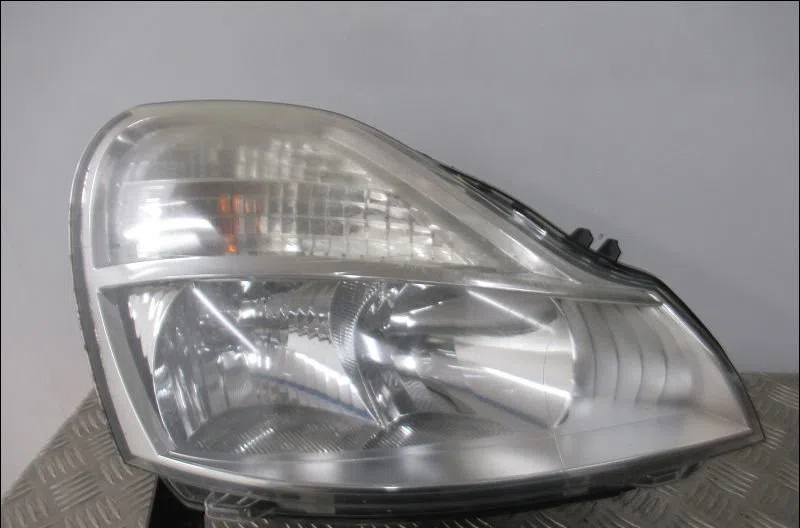 Phare droit Renault MODUS - GRAND MODUS (F-JP0_) 1.2 (jp0c, jp0k, fp0c, fp0k, fp0p, jp0p, jp0t) (2004) 5 portes occasion