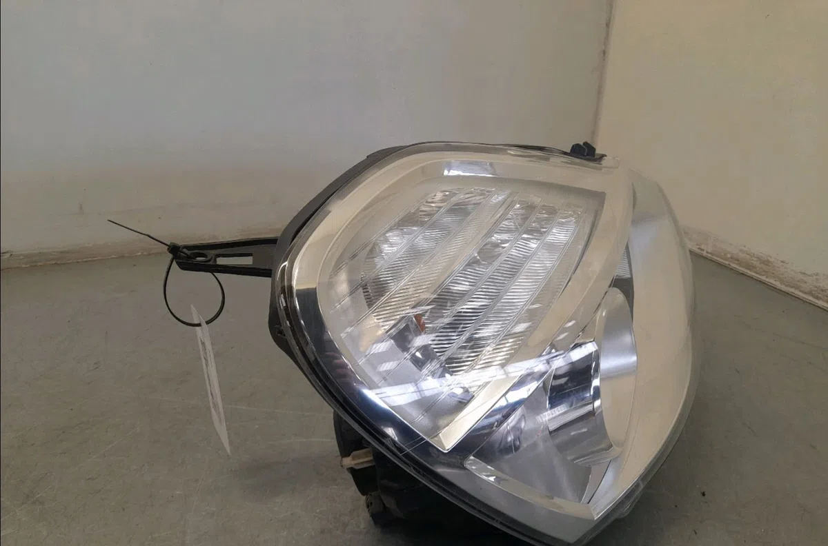 Phare droit Renault MODUS - GRAND MODUS (F-JP0_) 1.5 dci (jp0g, jp0h) (2005) 5 portes occasion