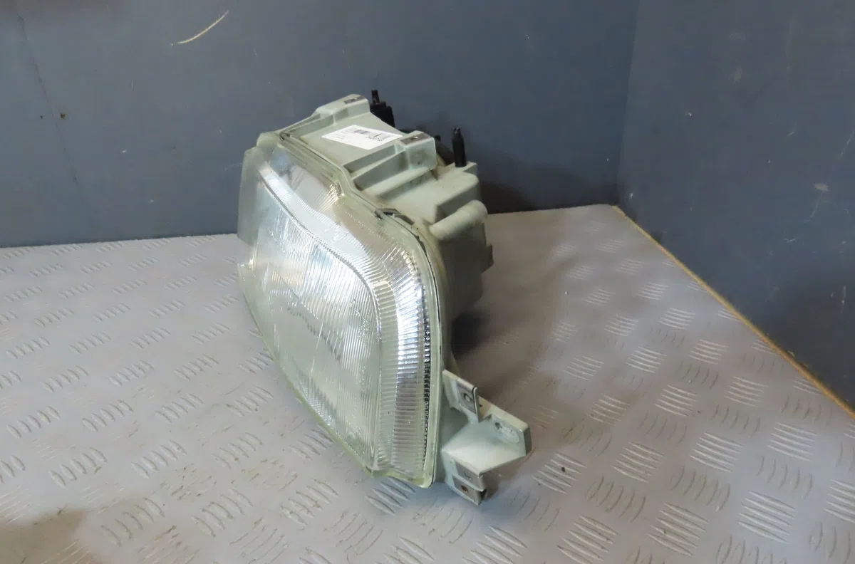 Phare droit RENAULT R21 1990 occasion