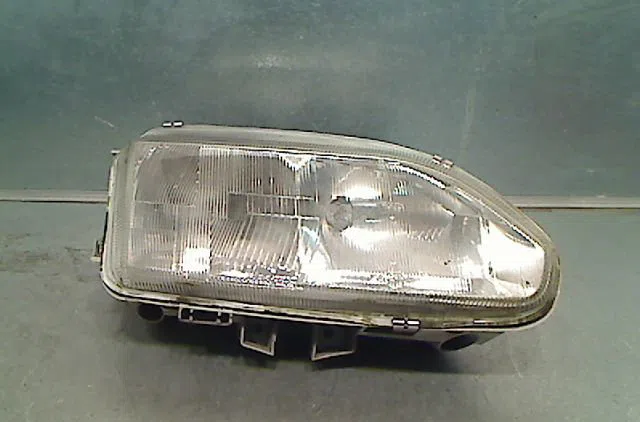 Phare droit RENAULT SAFRANE 1993 occasion